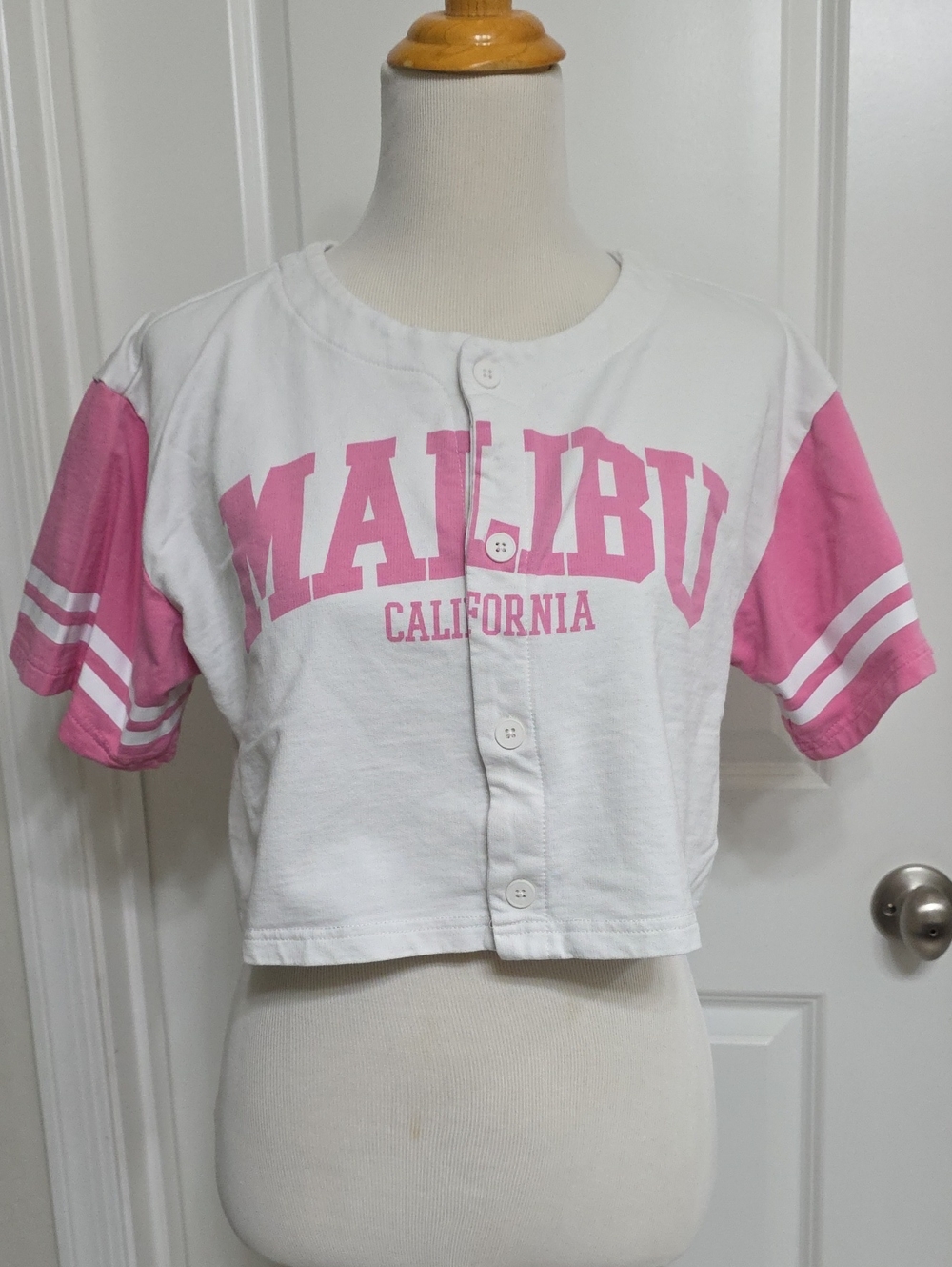 Forever 21 L White & Pink 'Malibu California' Cropped Button-Front Tee
